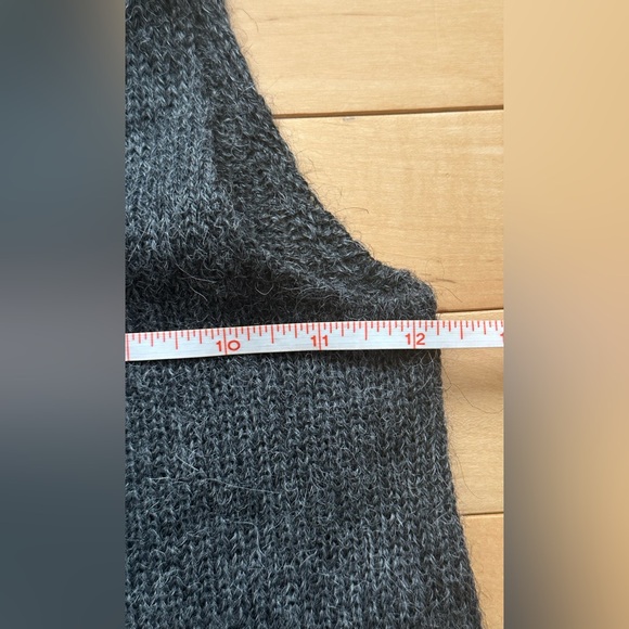 alpaca knit sleeveless mock neck • vintage asia • minimalist sweater - Picture 8 of 14